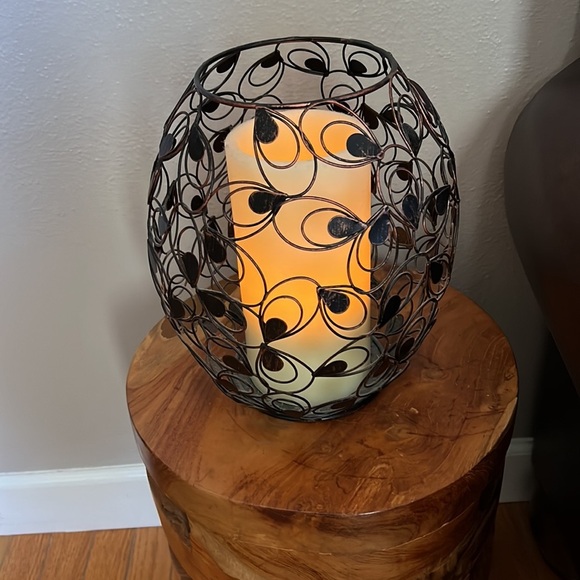 🎉Host Pick🥰💕❤️Beautiful Large Flameless Candle in Metal Basket - Picture 6 of 16